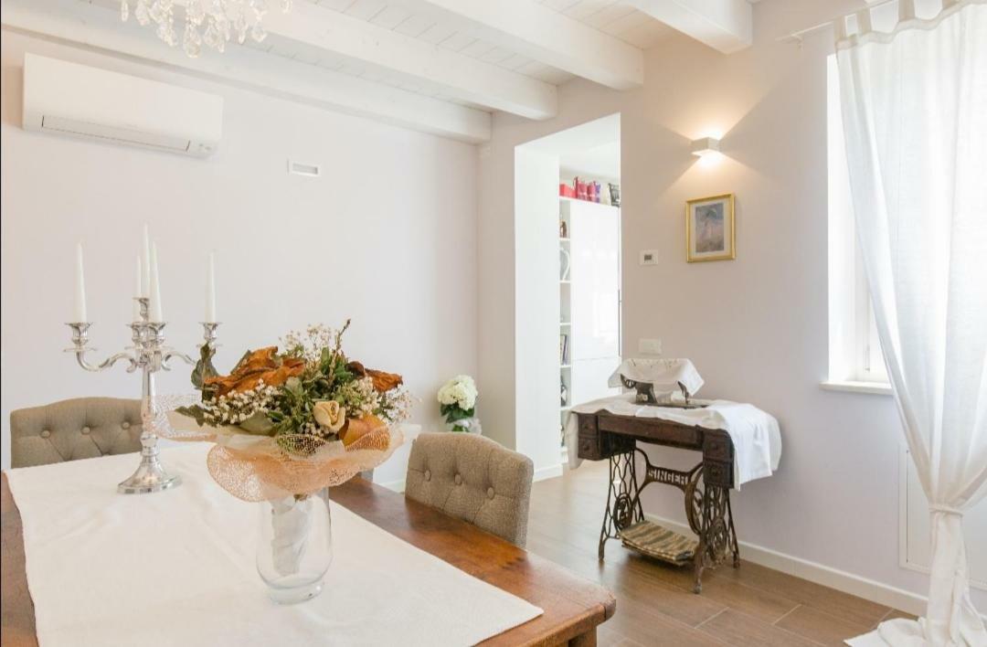 Sweet Corner Hotel Castelnuovo del Garda Exterior photo
